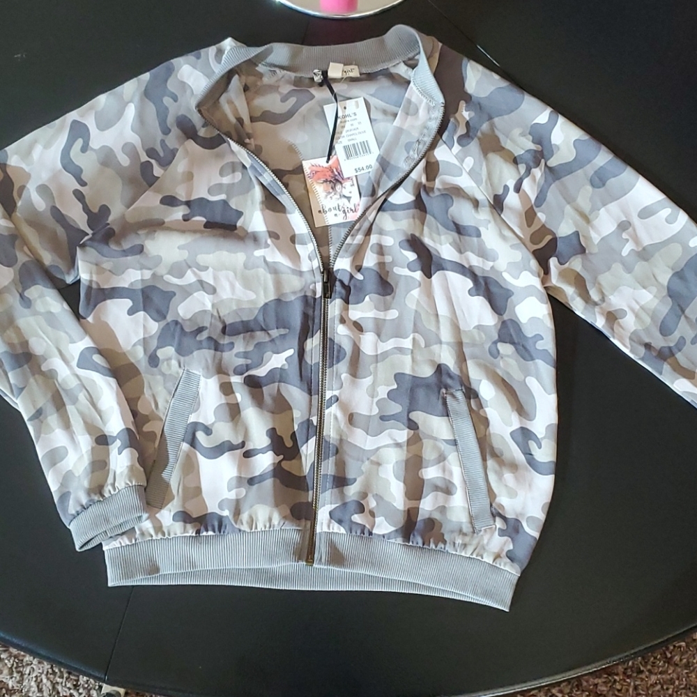 About a Girl lightweight camo top